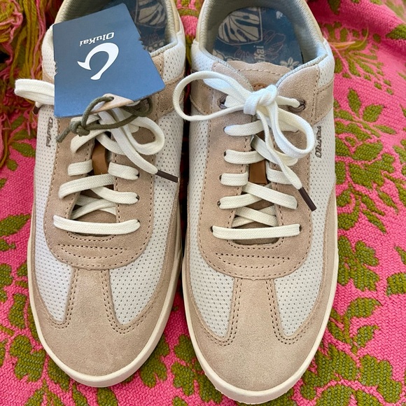 OluKai Women’s Kilea Sneakers Tan/Tapa NWT size 8.5 W - Picture 1 of 5